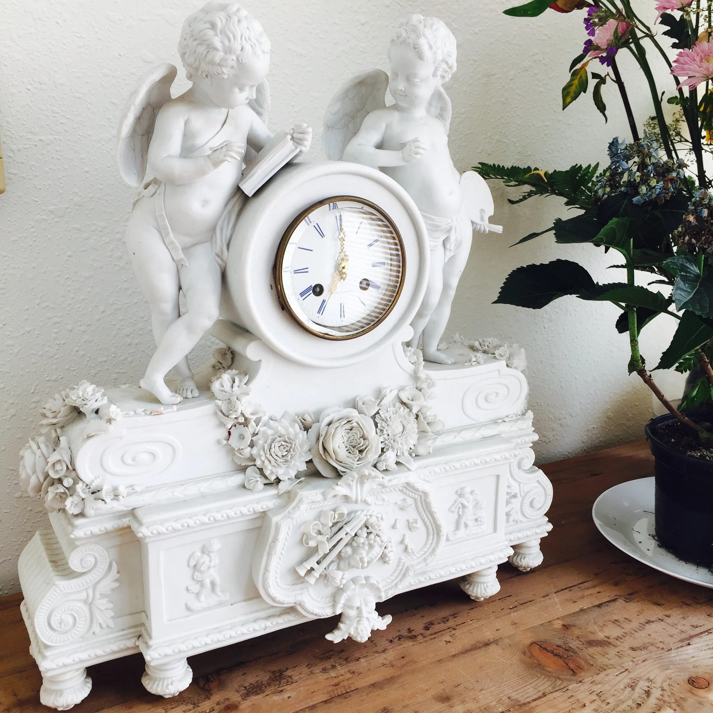Andrews Clocks and Watches in Hillsdale, NJ