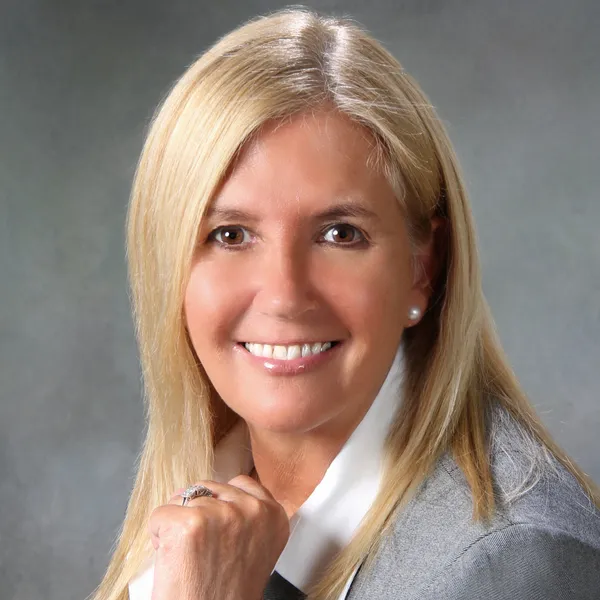 Debi Lucas, Compass Realtor in Rockville Centre, NY (2)