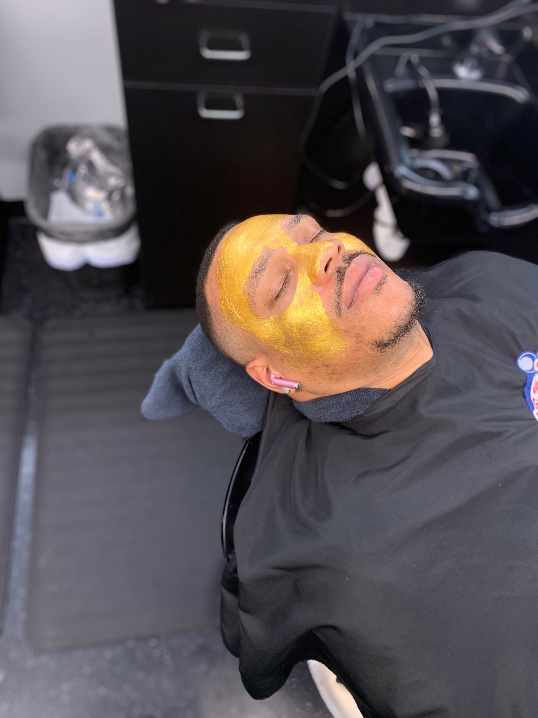 Lee's Barbershop in Washington, DC (6)