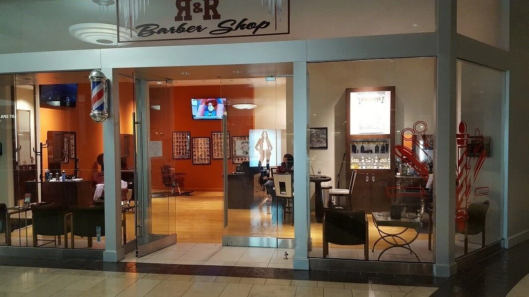 R&R Barber and Beauty Salon in Bloomington, IN (2)