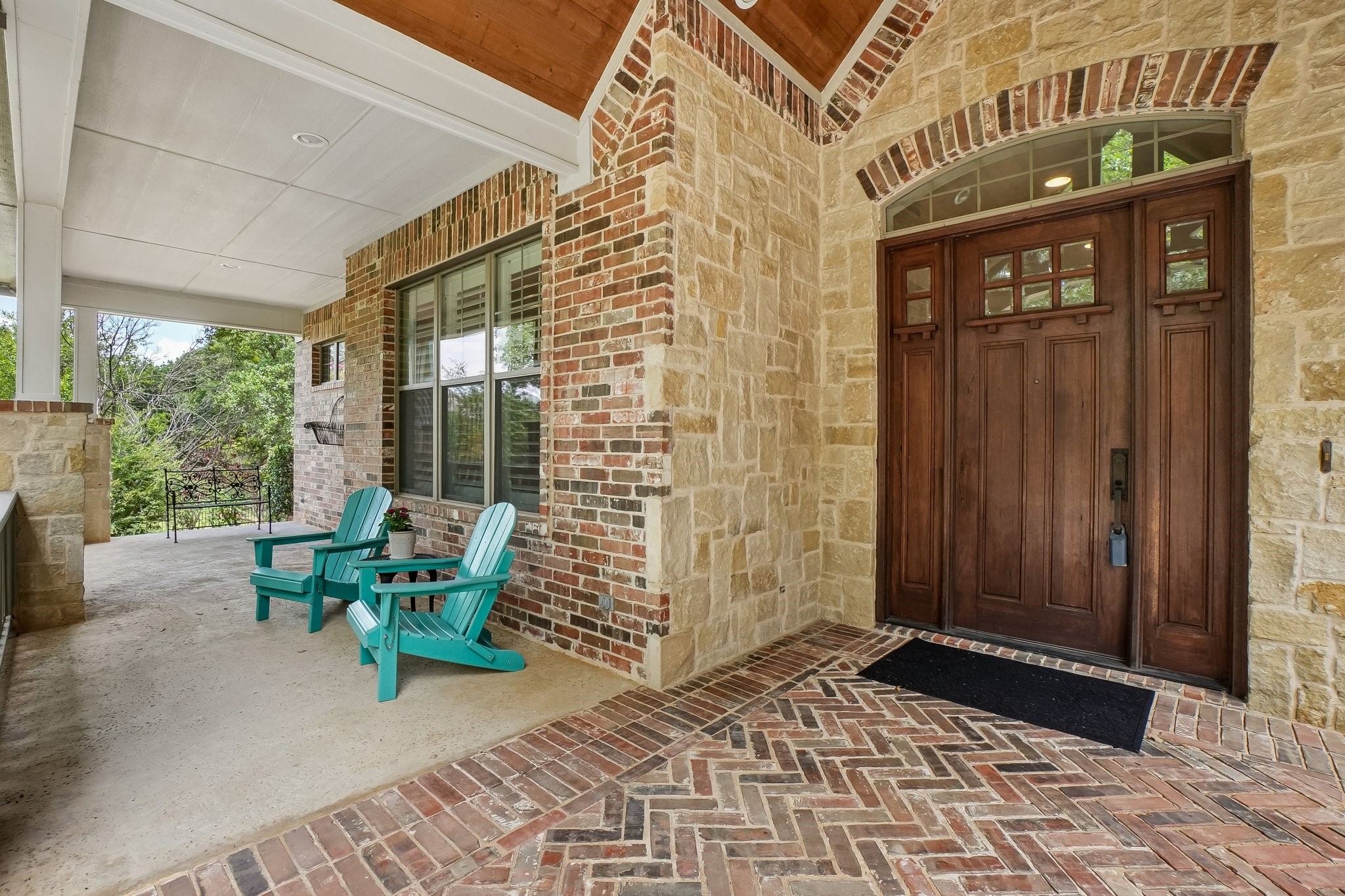 RealtyBees, TeamBellows, Mickey & Trish Bellows, Top Dallas-Fort Worth Realtor, Trish Bellows, Mickey Bellows, Realty Bees in Flower Mound, TX