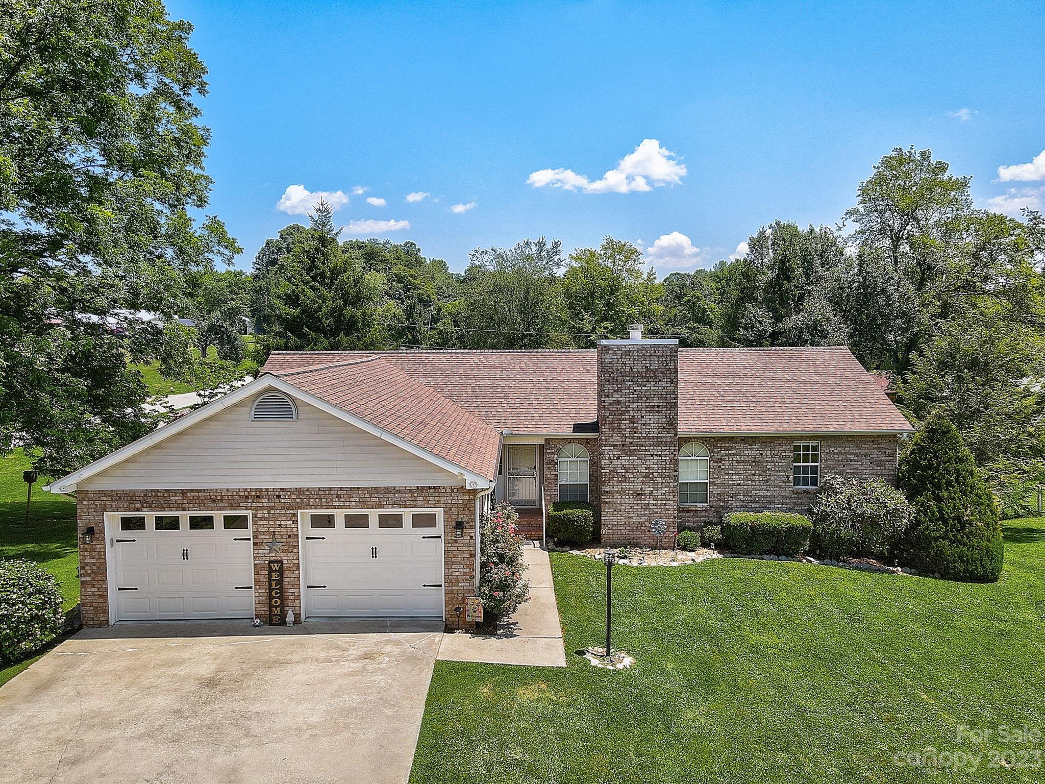 Angela McCoy Shuey, Realtor Nest Realty in Enka, NC (3)
