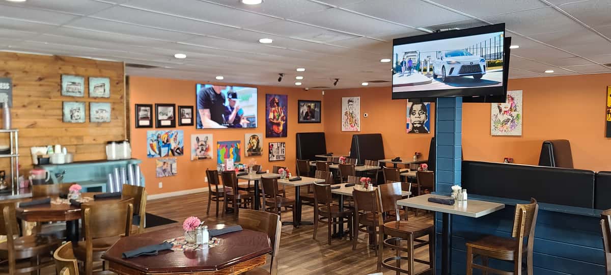 Main Kitchen Bar & Grill in Canoga Park, CA (2)