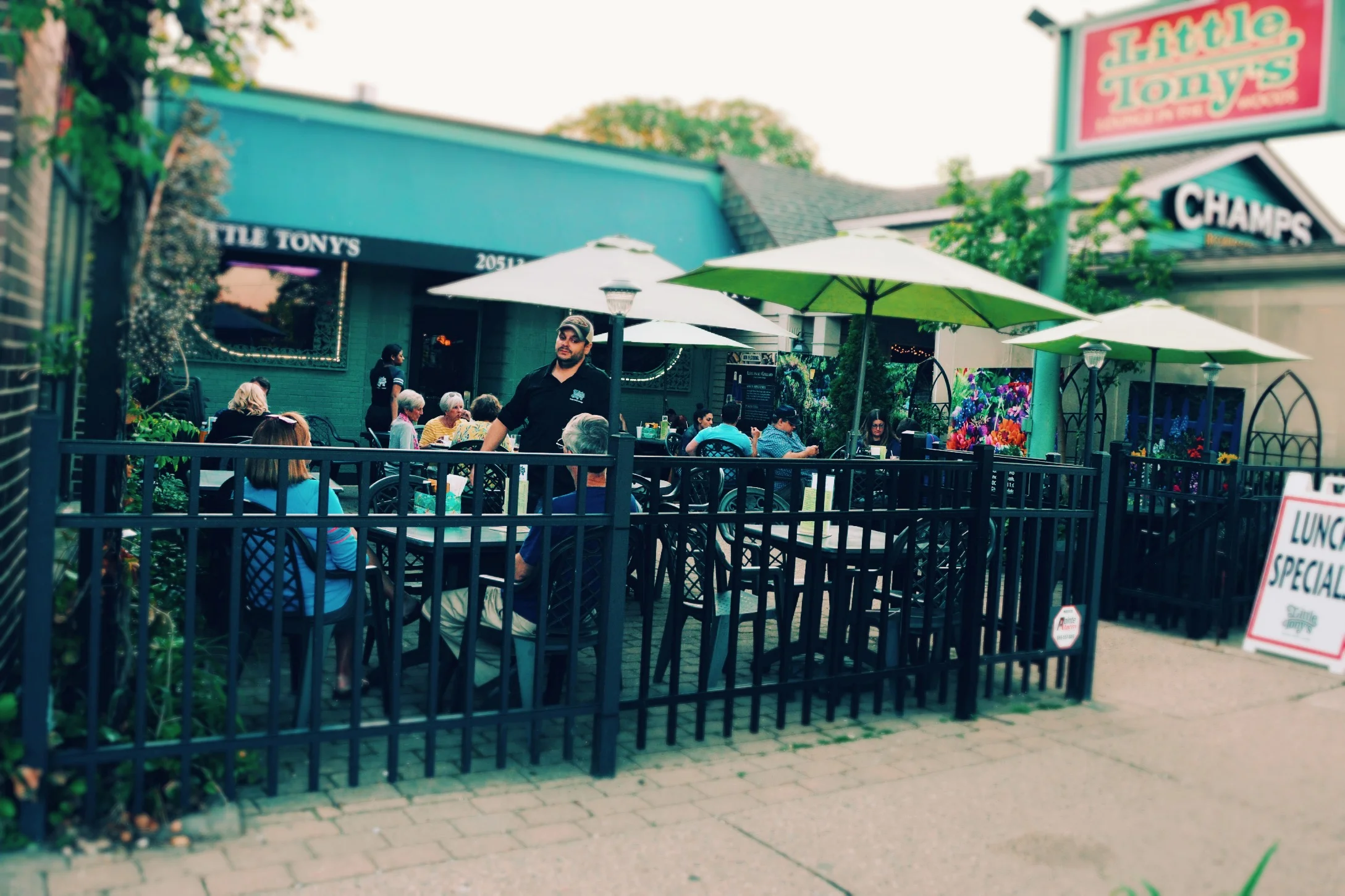 Little Tony's Lounge in Grosse Pointe Woods, MI (6)