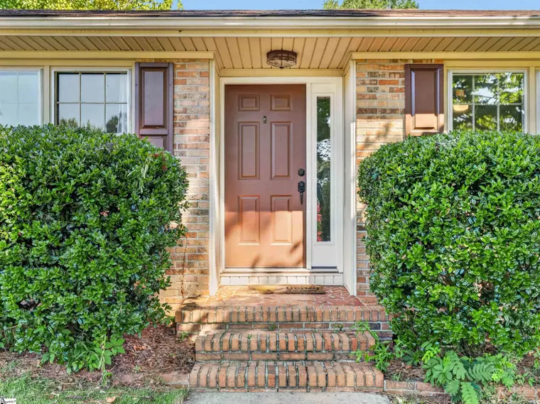 Minelle Sarfo Adu Greenville, SC Realtor in Greer, SC (3)