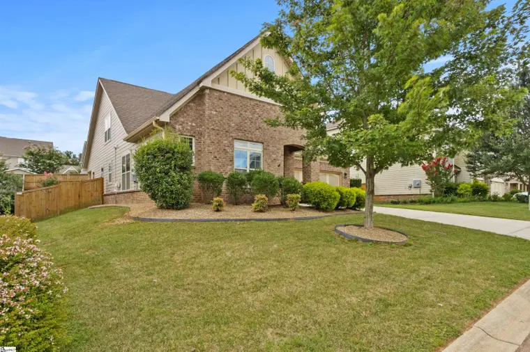 Minelle Sarfo Adu Greenville, SC Realtor in Greer, SC (4)