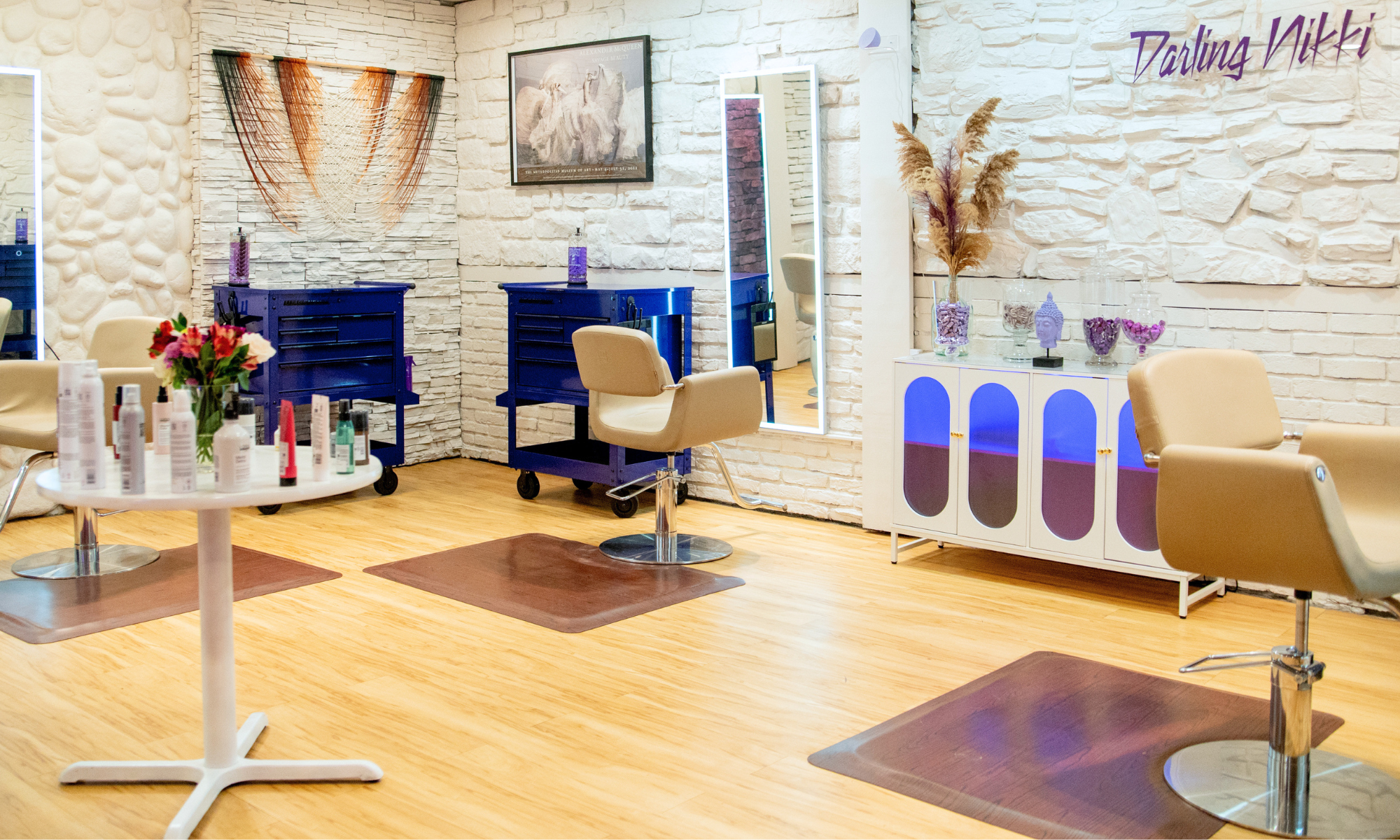 Darling Nikki Salon in Pittsburgh, PA