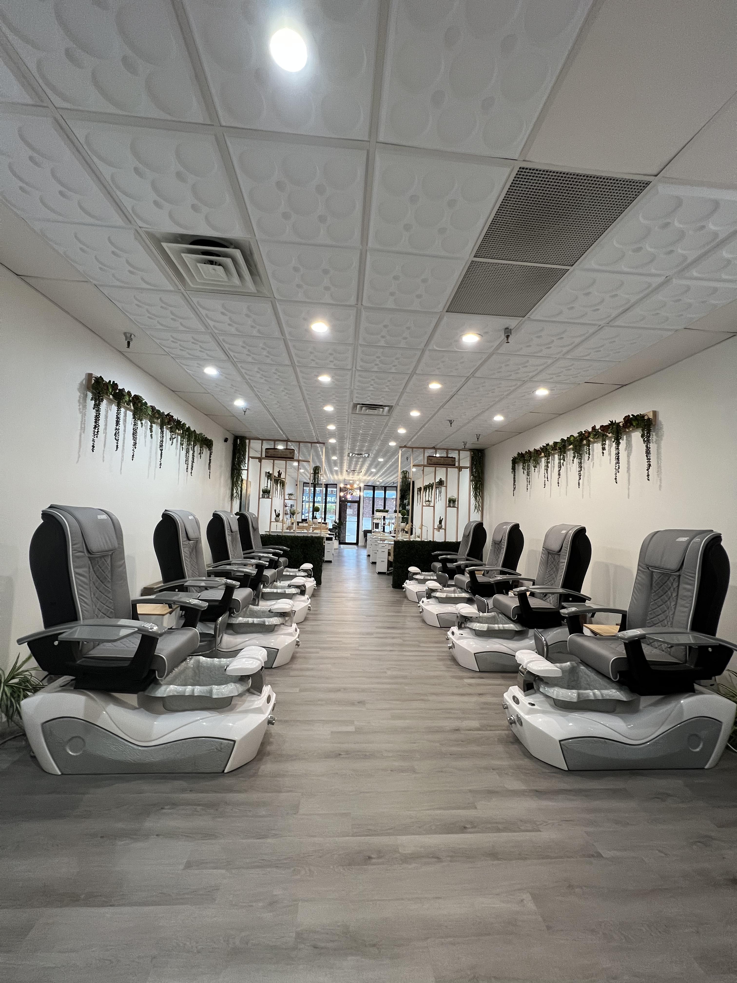 EmVie Nail Spa in Louisville, KY
