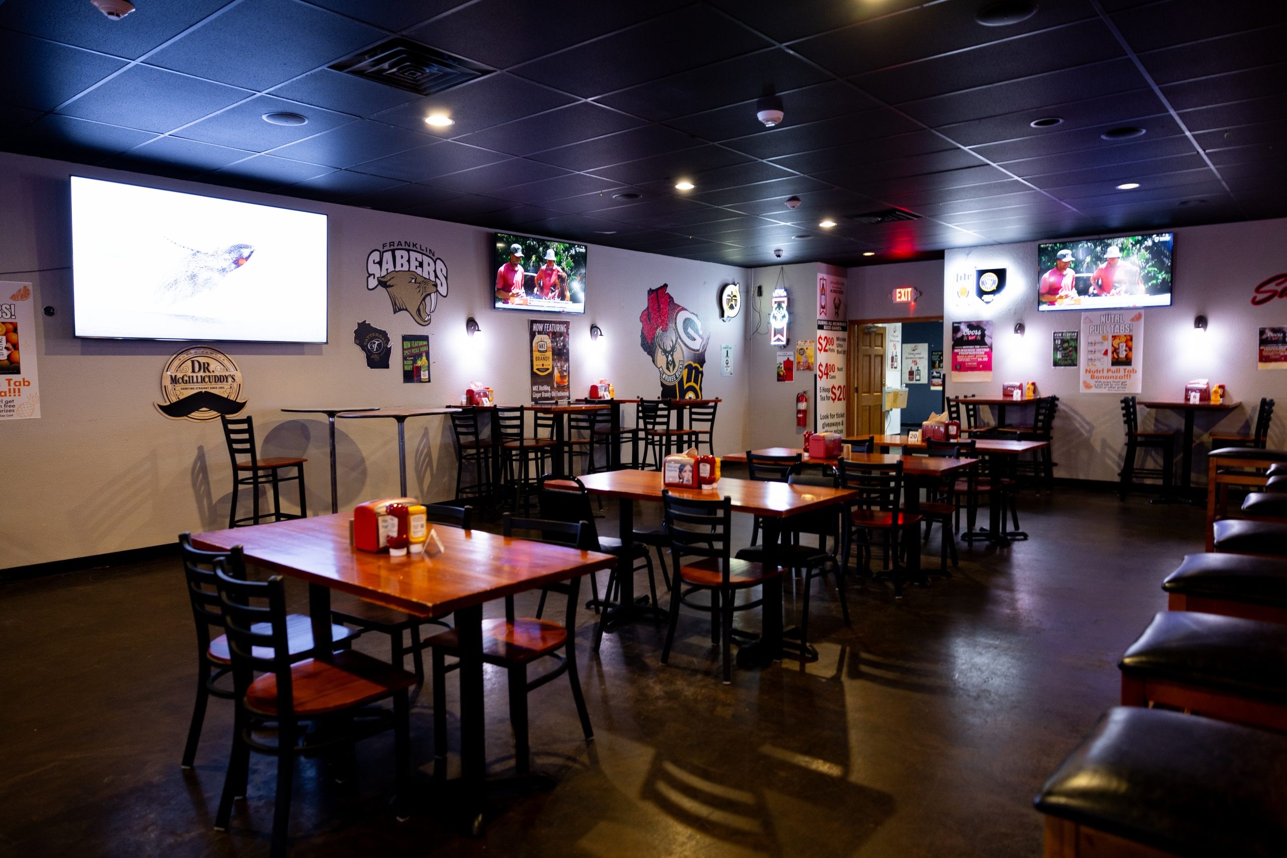 Swagger Sports Bar & Grill in Franklin, WI