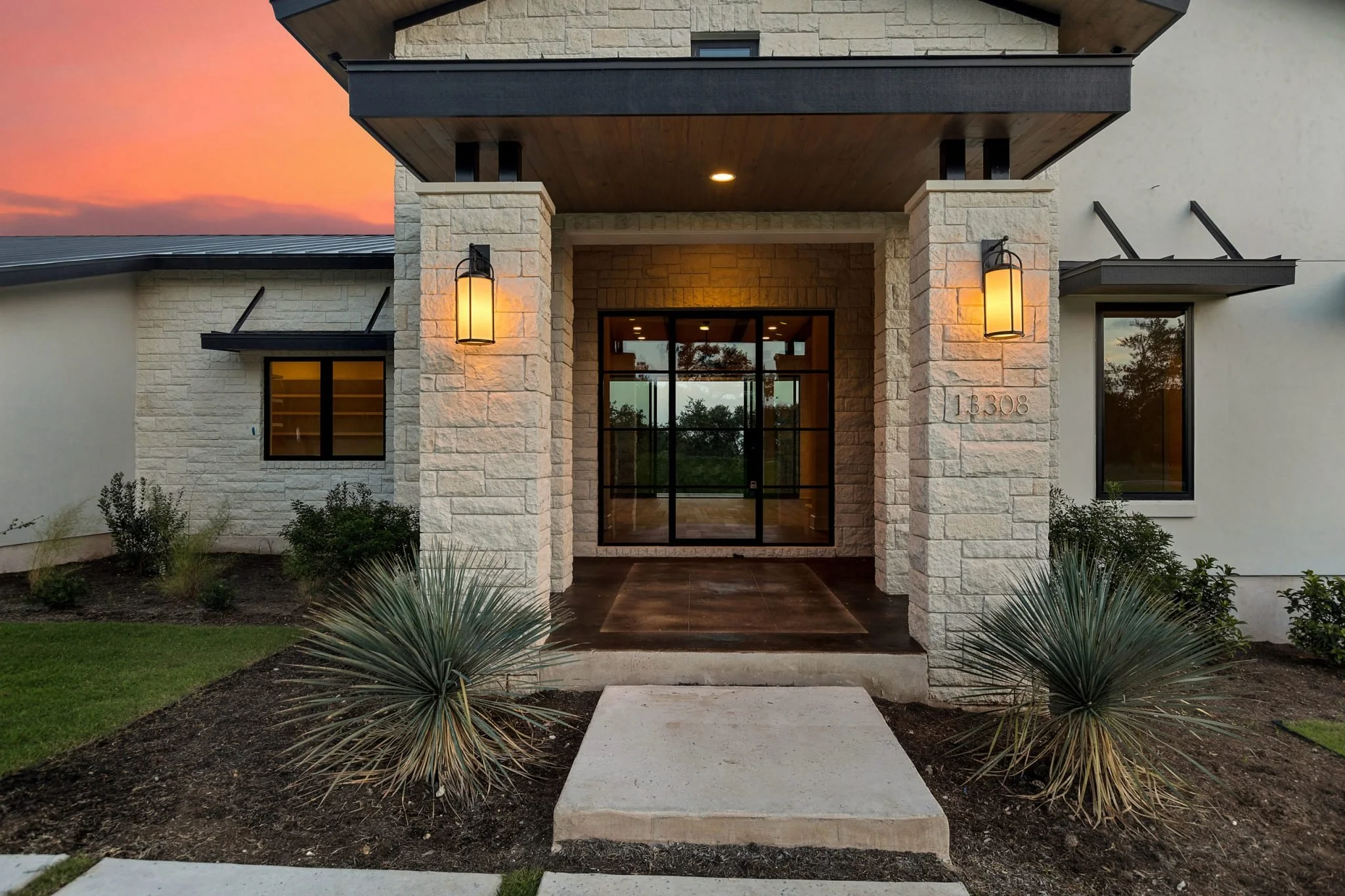 Katie Cross, Realtor - Magnolia Realty in Granbury, TX (3)