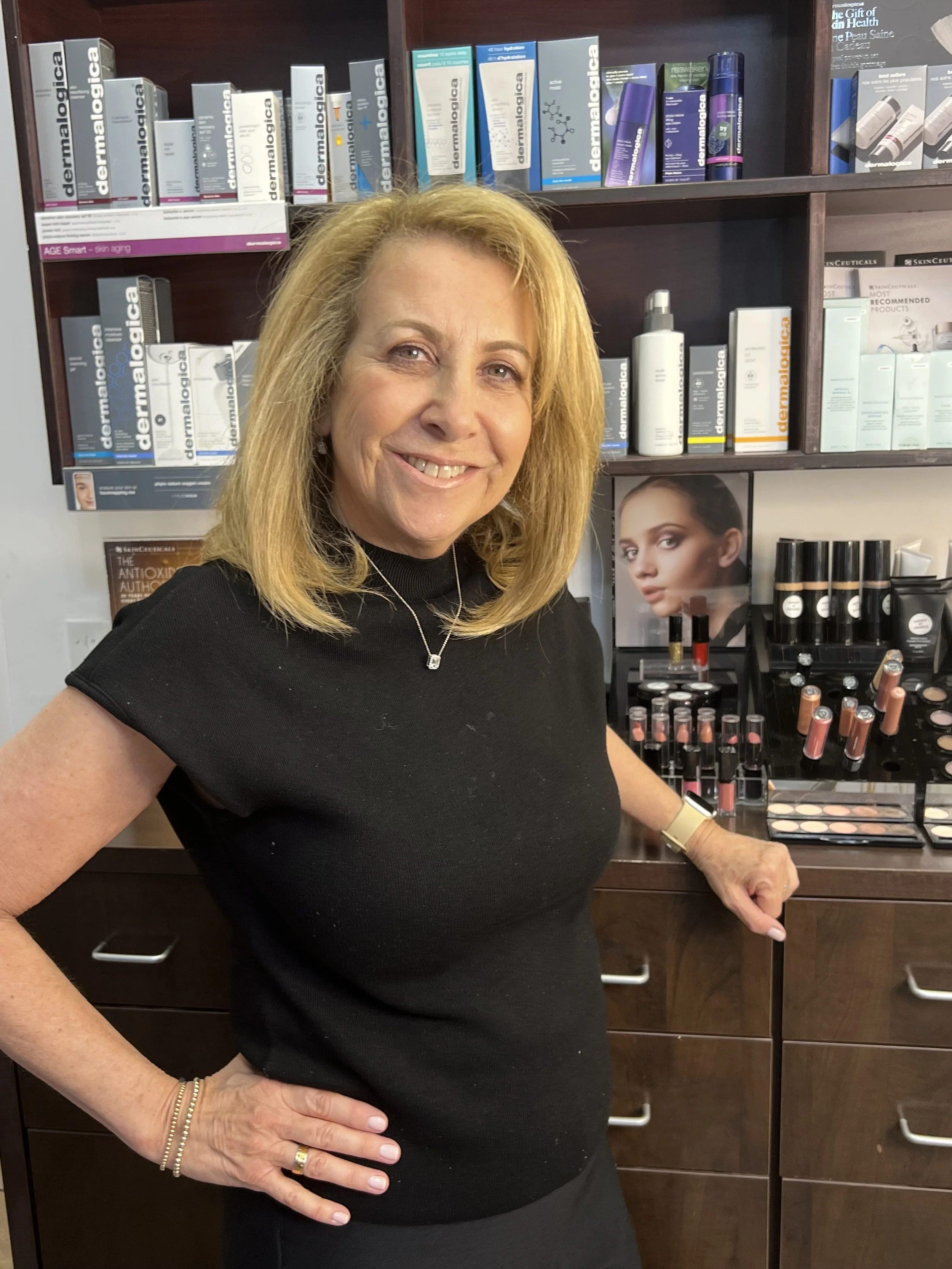 Hair Concept 2000 Woodland Hills in Woodland Hills, CA (3)