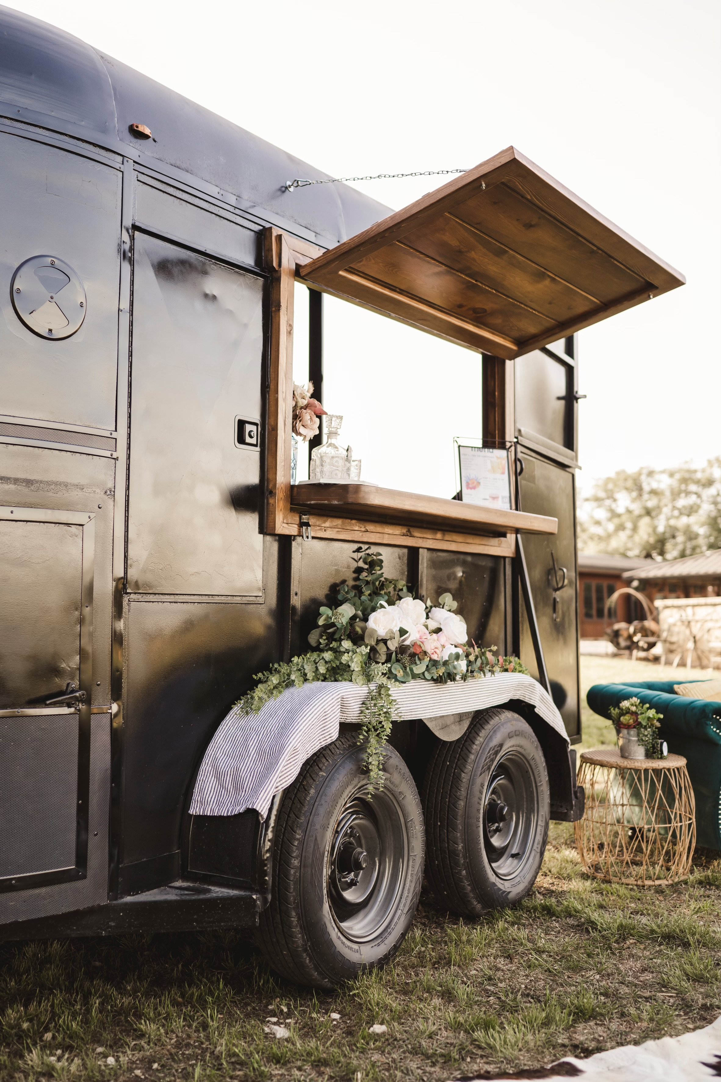 Black Betty Mobile Bar in Glen Rose, TX (3)