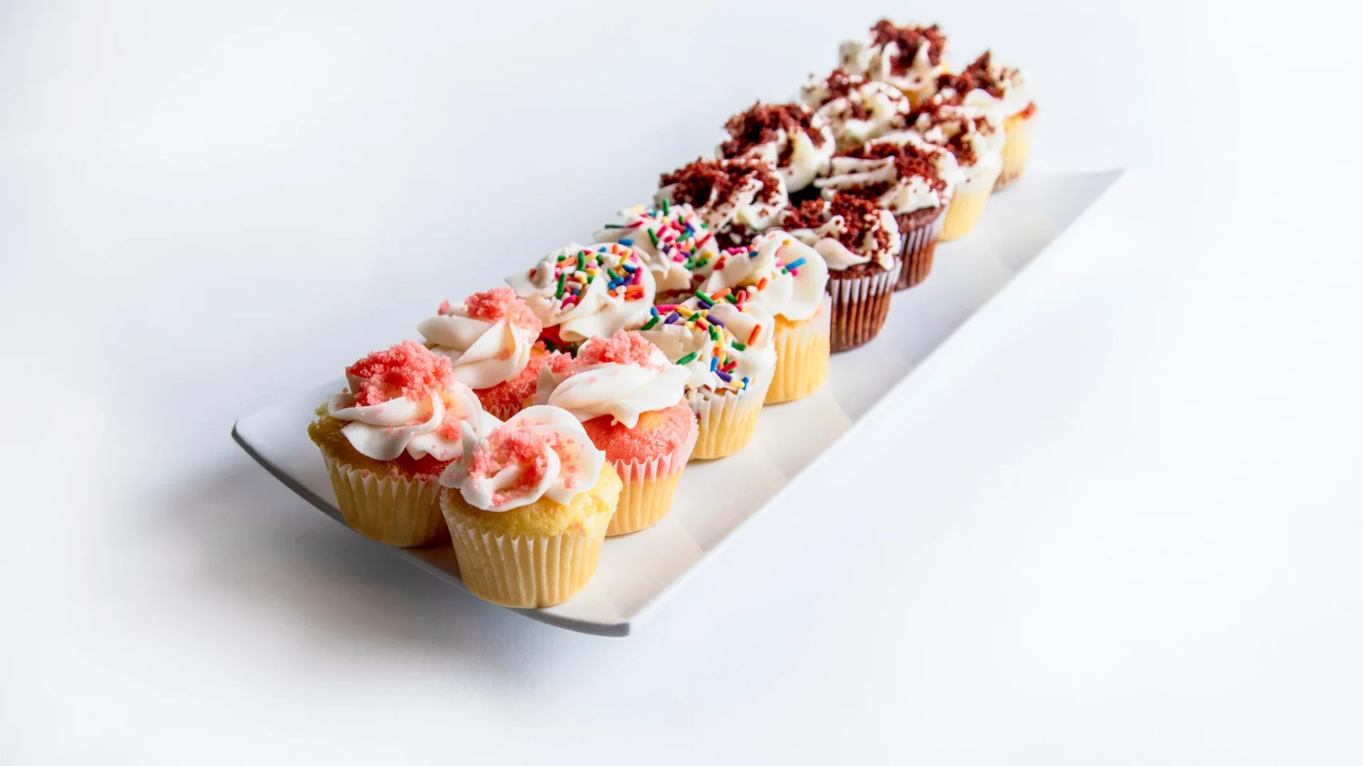 Tonnie's Minis in Newark, NJ (3)