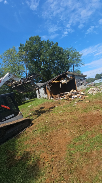 Lark Tree Service, LLC in Southmont, NC