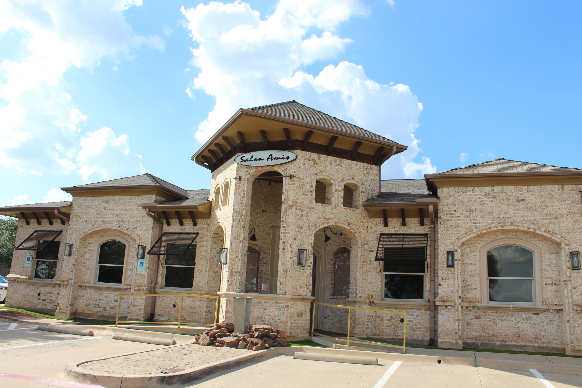 Salon Amis in North Richland Hills, TX (2)