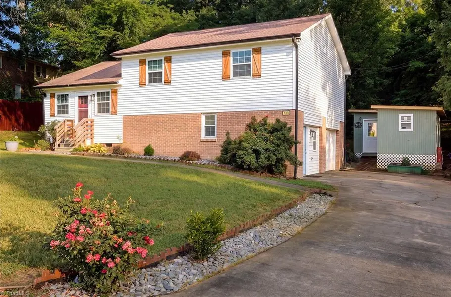 Tracy Turner, Realtor - Real Broker, LLC in High Point, NC