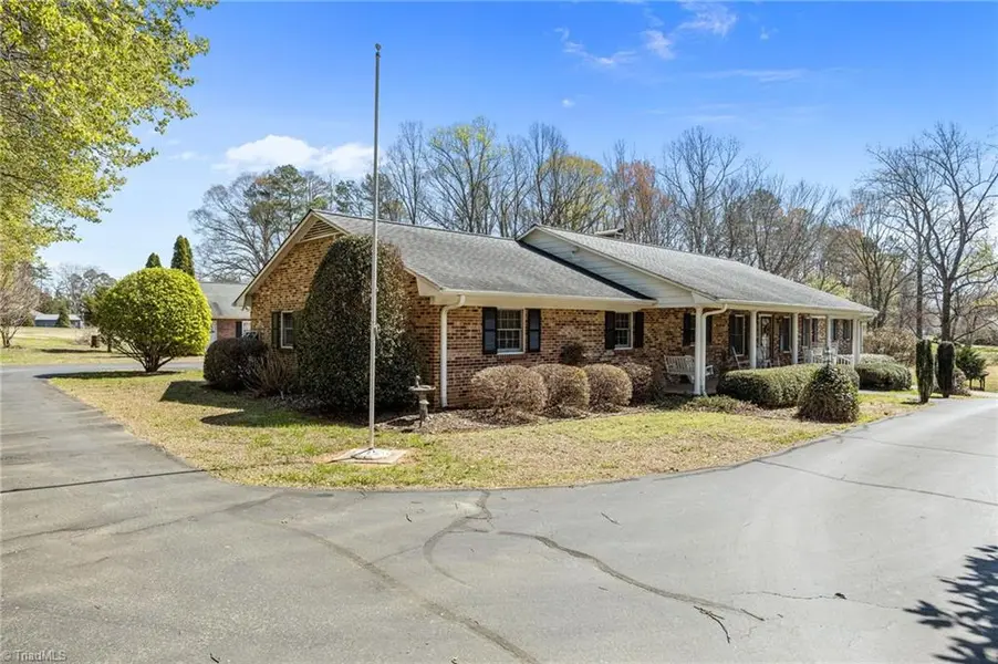 Tracy Turner, Realtor - Real Broker, LLC in High Point, NC (3)
