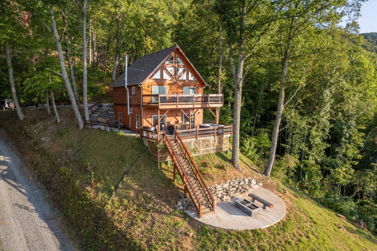 Yellow Rose Real Estate and Cabin Rentals in Bryson City, NC (3)