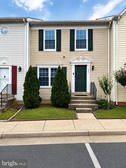 Laura Larson | Team Larson Realty | Northern VA Real Estate Agents and Realtors in Broad Run, VA (4)