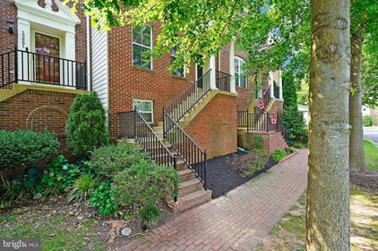 Laura Larson | Team Larson Realty | Northern VA Real Estate Agents and Realtors in Broad Run, VA (5)