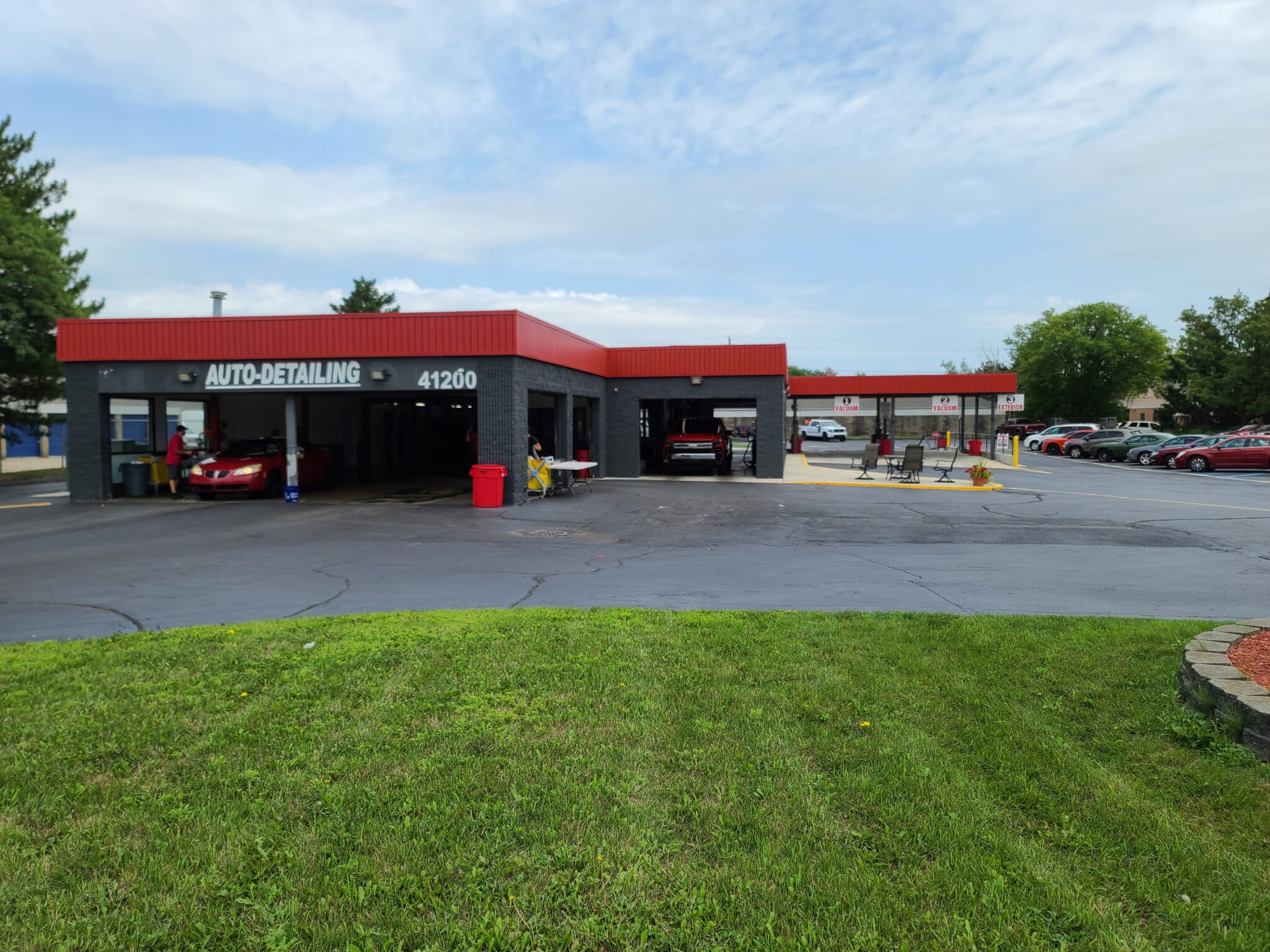Hanna Car Wash & Detail in Clinton Township, MI