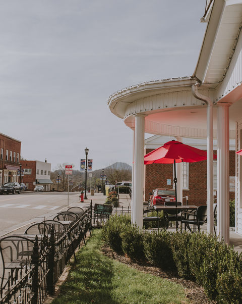 The Front Porch On Main in Tazewell, VA