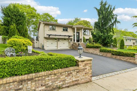 Howard Hanna | Coach Realtors - Garden City in Garden City, NY (3)