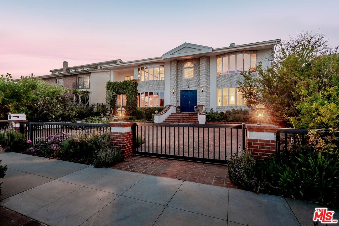 Amalfi Estates in Pacific Palisades, CA (5)