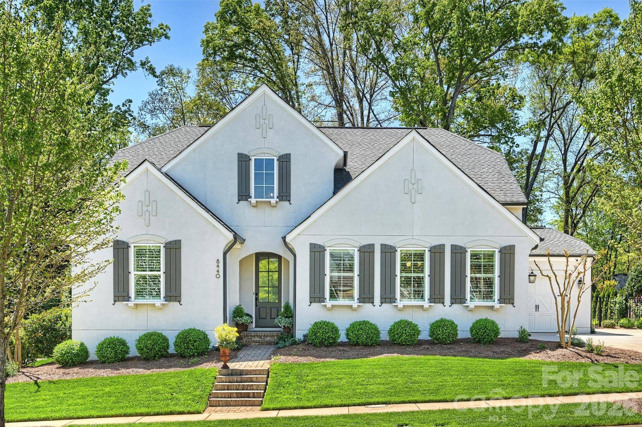 The Alexander Realty Group | Compass | Lake Norman, Davidson & Charlotte Real Estate | Michelle Alexander Hovey, REALTOR in Davidson, NC