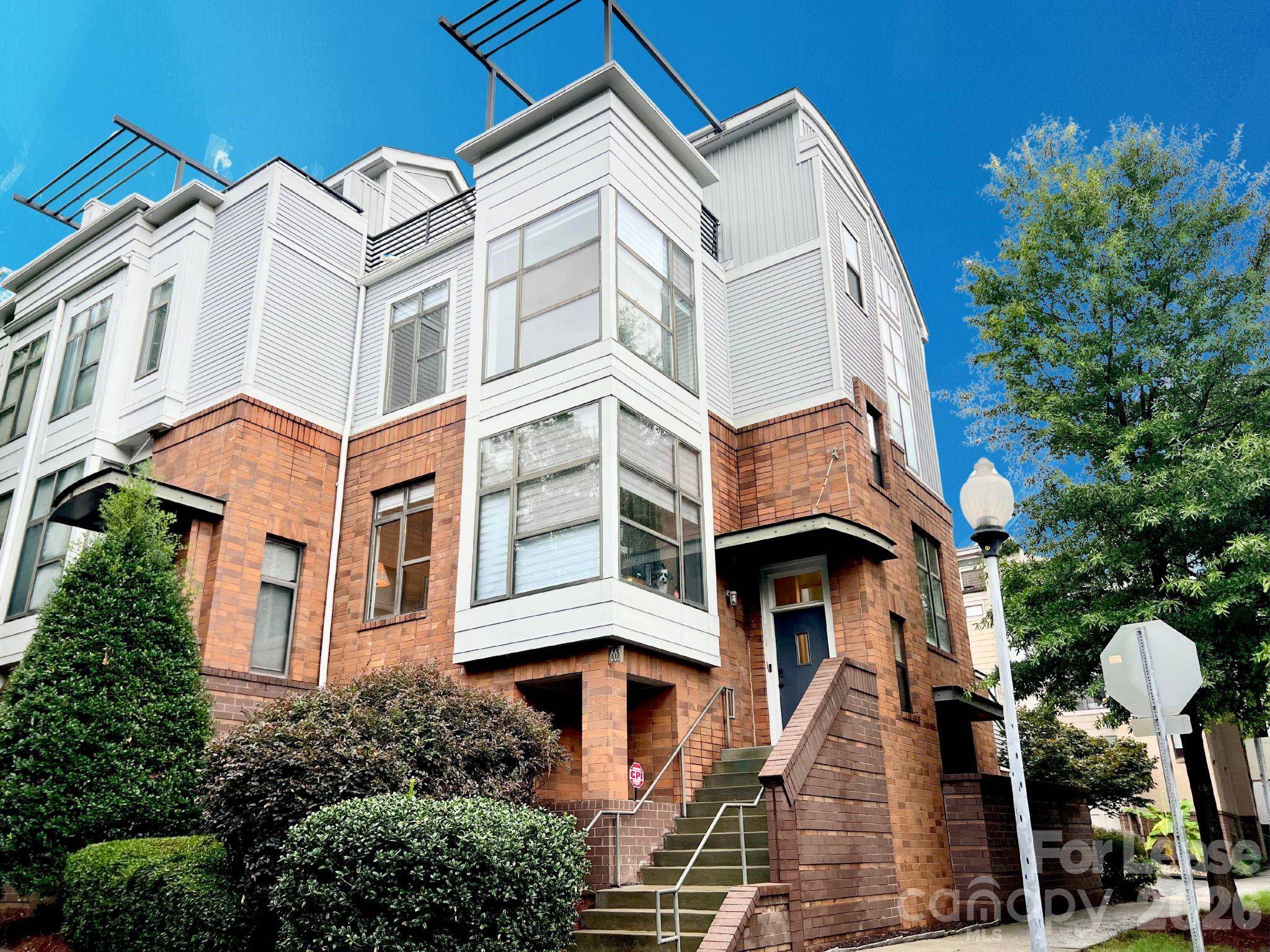 The Alexander Realty Group | Compass | Lake Norman, Davidson & Charlotte Real Estate | Michelle Alexander Hovey, REALTOR in Davidson, NC (2)