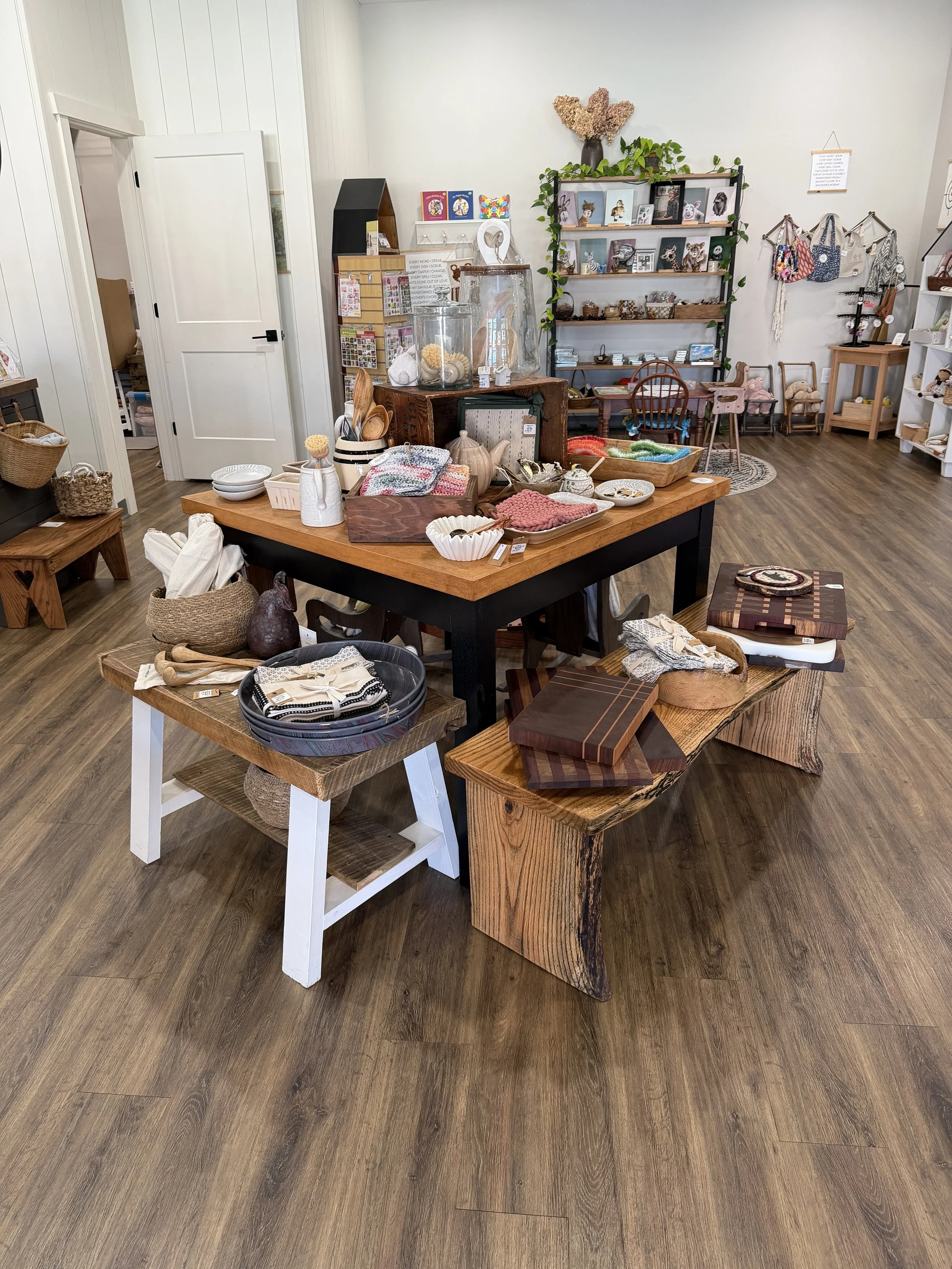 Hands of Home - Artisan Gifts & Bakery, Elkton, VA in Elkton, VA (2)