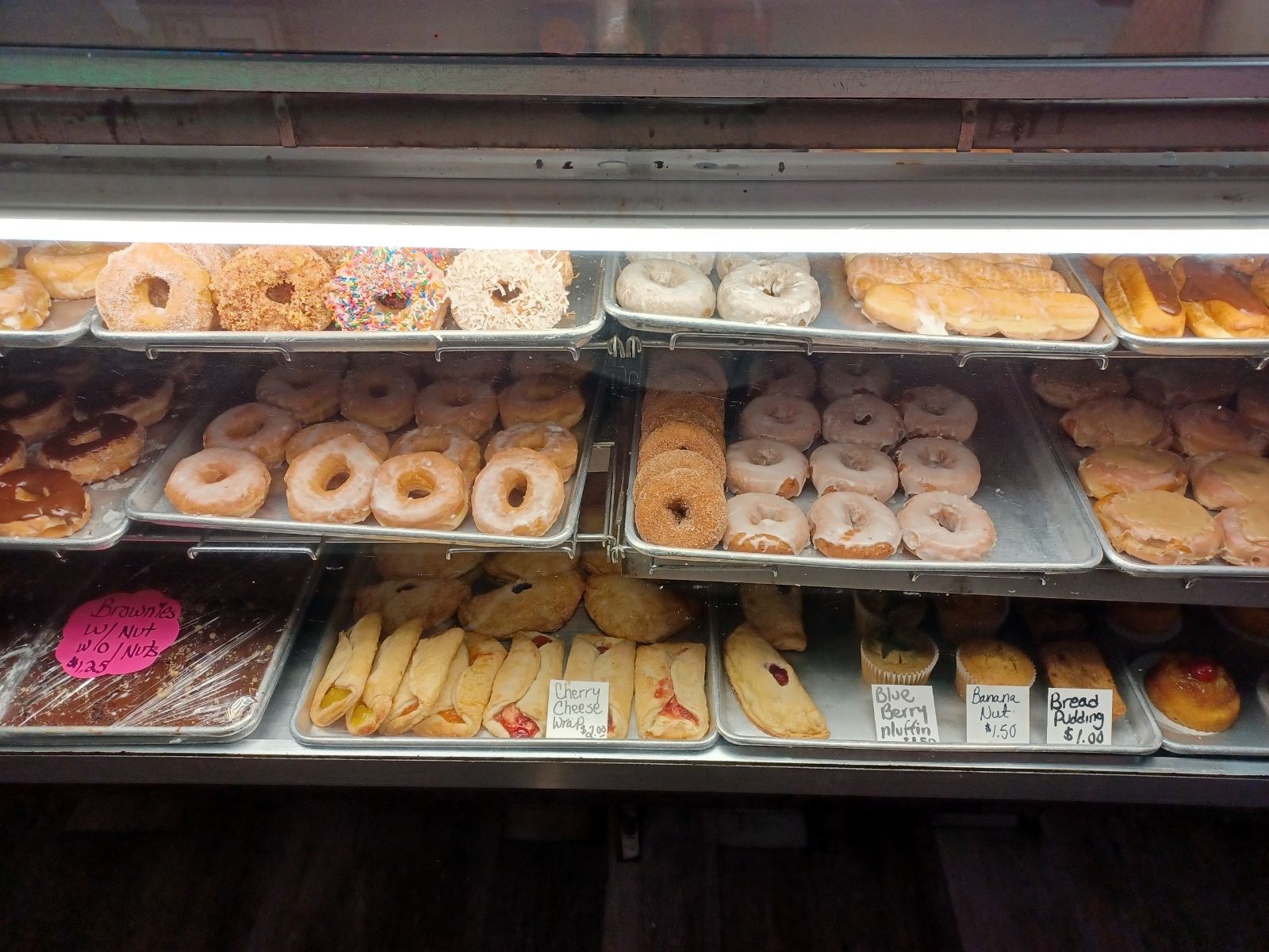 Sandy Boo's Delights at Dana's Bakery in Pittsburgh, PA (4)