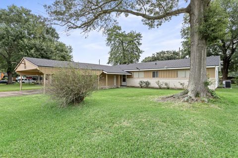 Kerri Reynolds RE/MAX Real Estate Agency in Beaumont, TX - Best Realtor in Beaumont, TX (5)